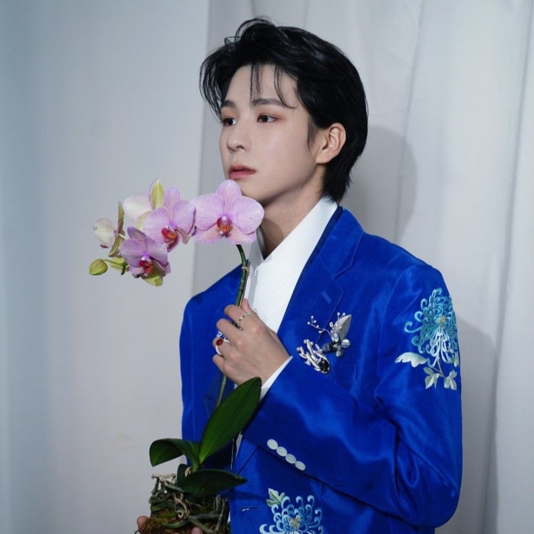 粉丝拍下的郑东元瞬间