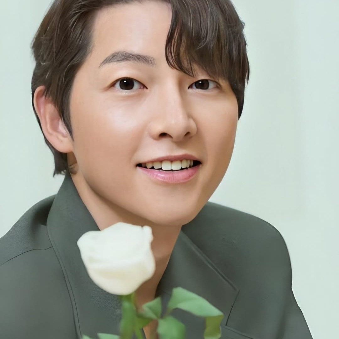Foto terbaru dari Song Joongki