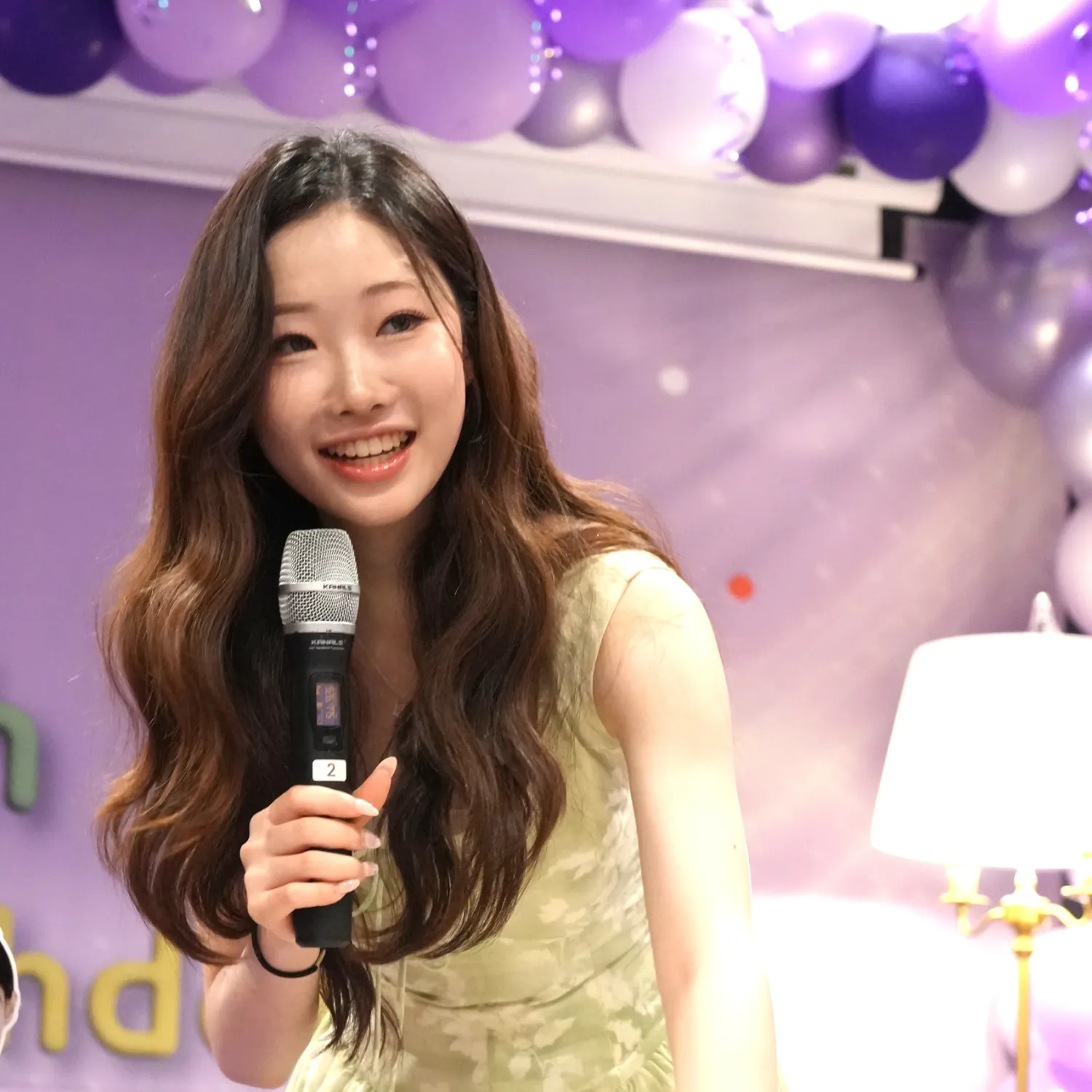 A moment captured by a fan of Jung Seojoo