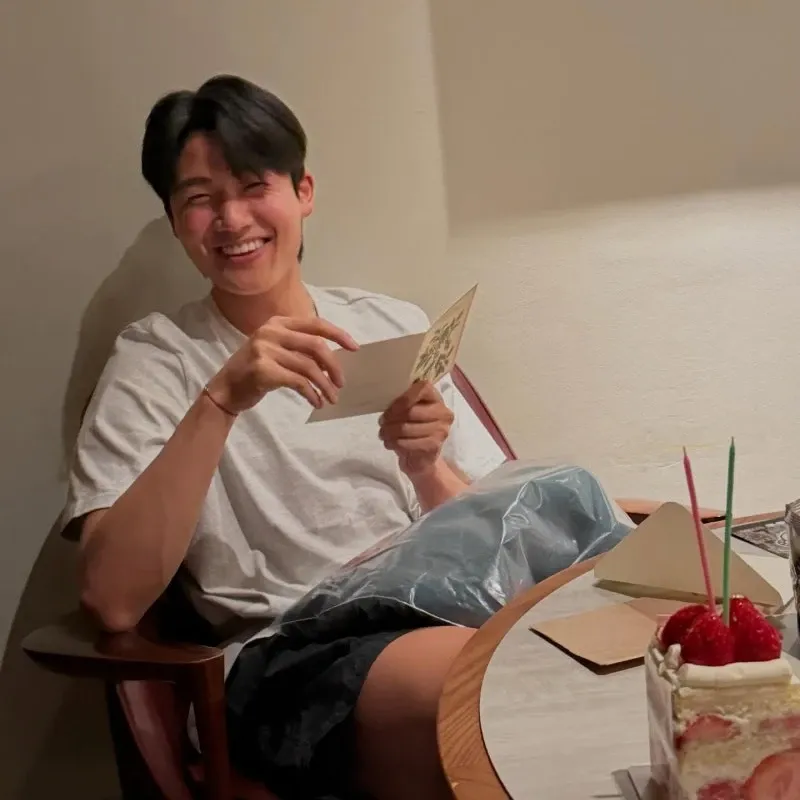 Behind-the-scenes cut of Seol Youngwoo