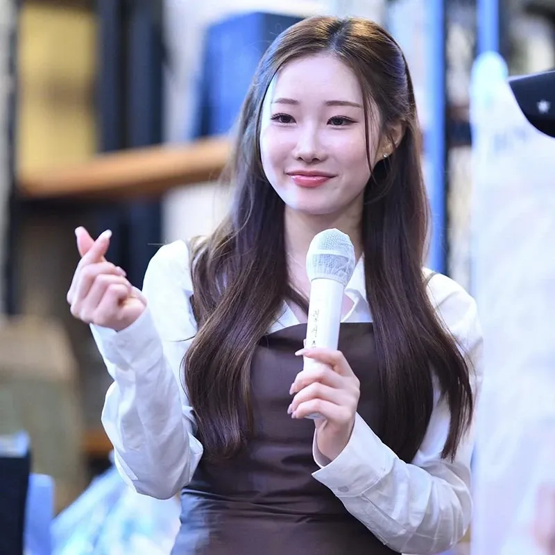 A moment captured by a fan of Jung Seojoo