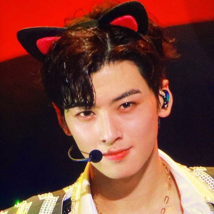 Latest photo of Cha Eunwoo