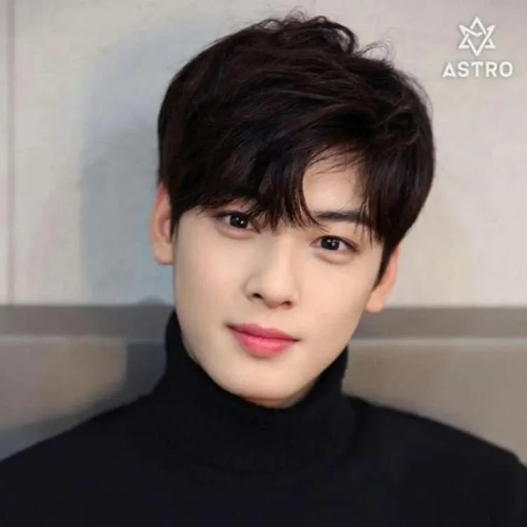 Behind-the-scenes cut of Cha Eunwoo