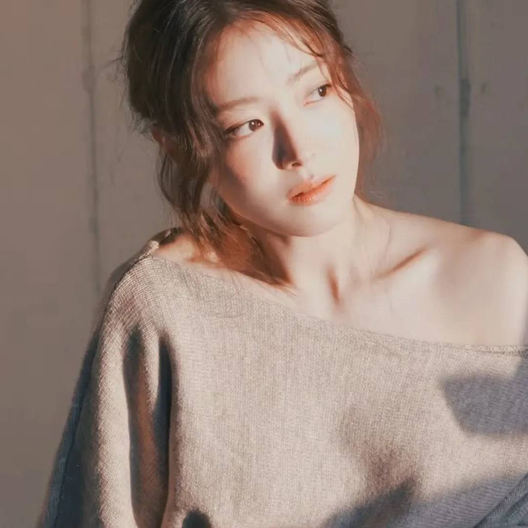 Recent activity shot of Lee Seyoung