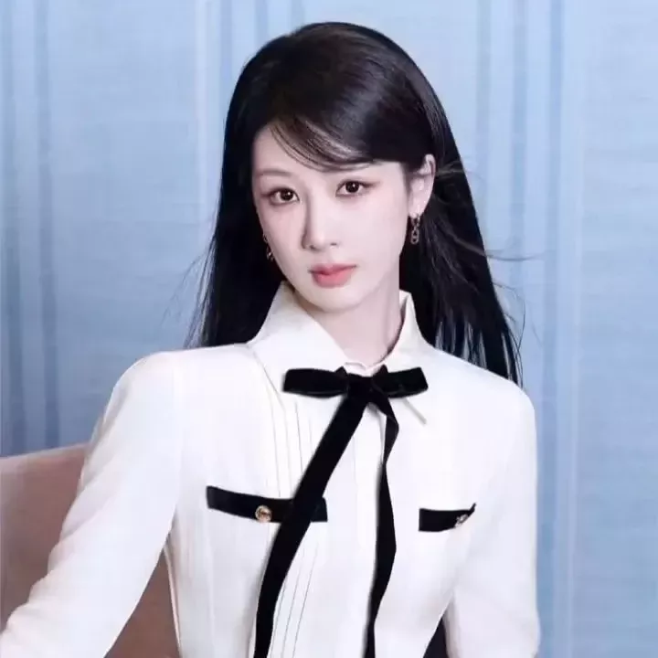 Latest photo of Yang Zi