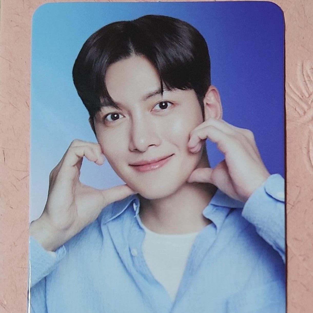 粉丝拍下的池昌旭瞬间