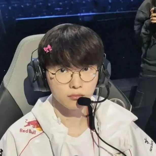 A moment captured by a fan of Faker