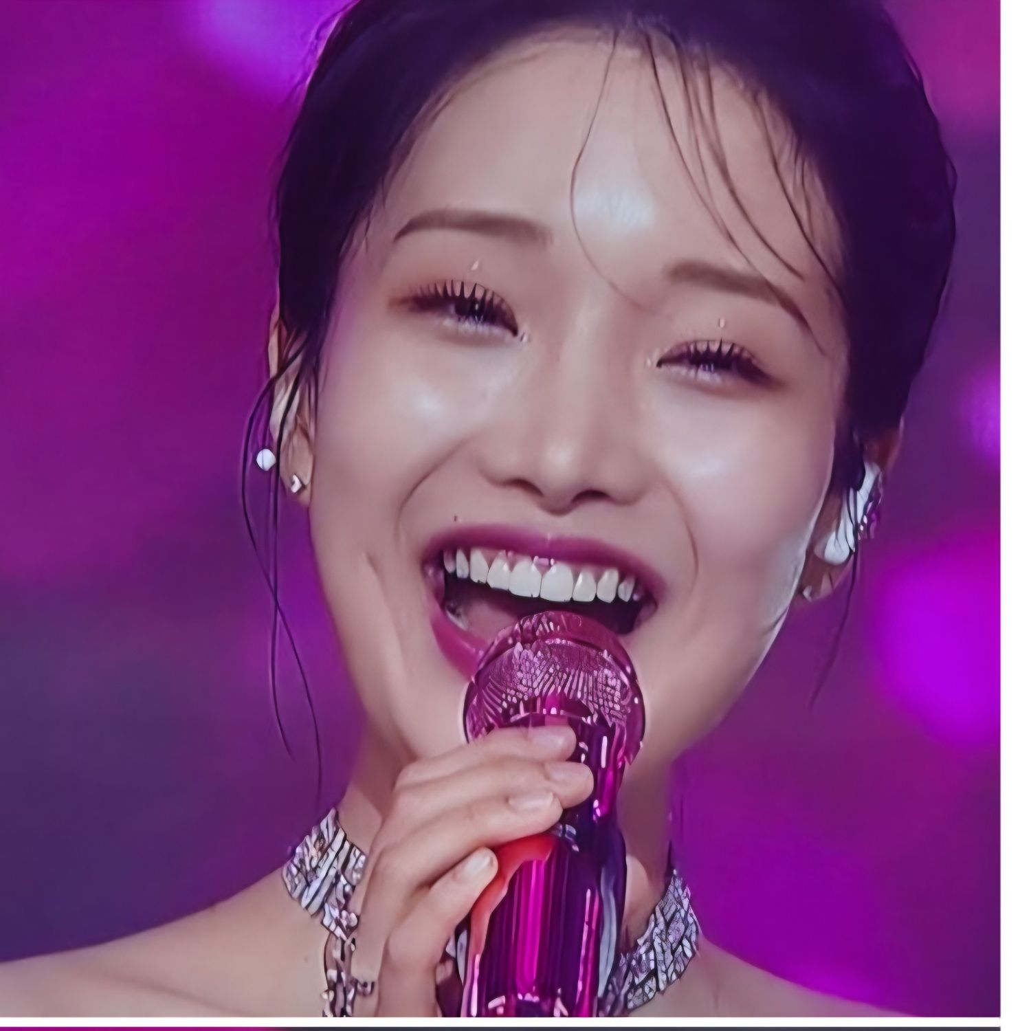 A moment captured by a fan of Kim Soyeon (2004)