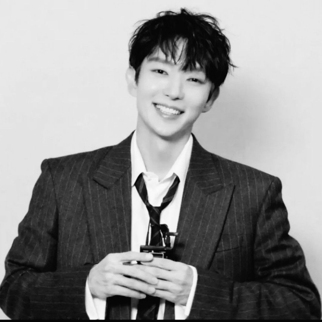 Latest photo of Lee Joongi