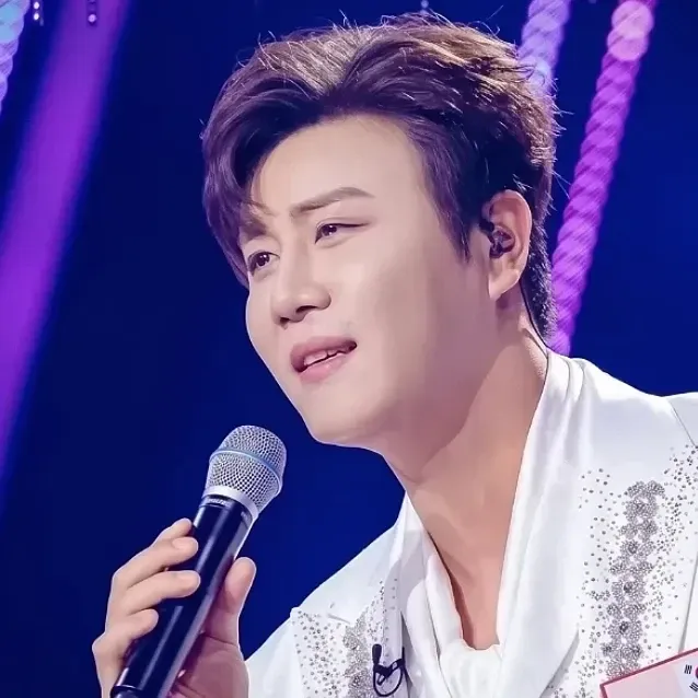 チン・ヘソンのビハインドカット