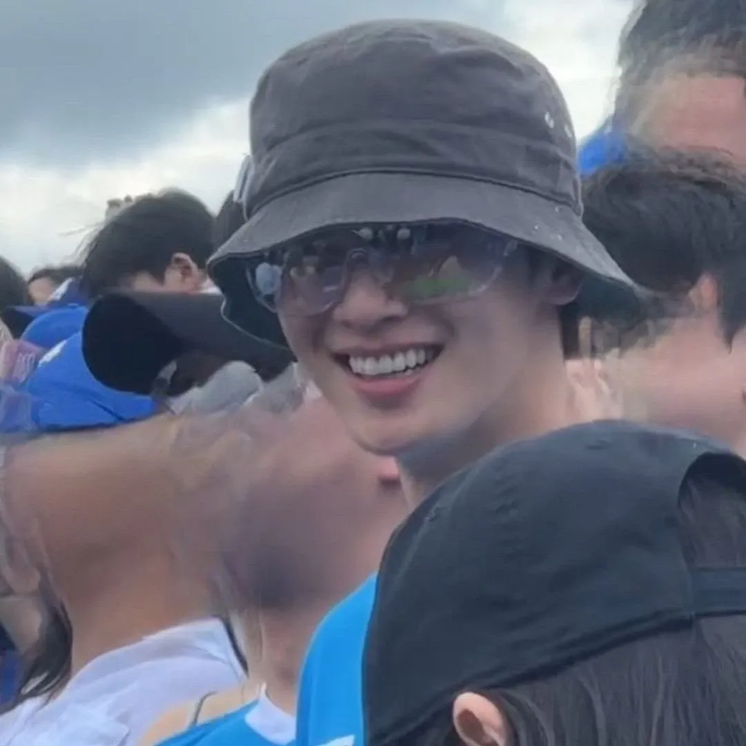 Recent activity shot of Cha Eunwoo
