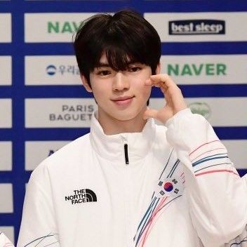 Foto terbaru dari Cha Junhwan