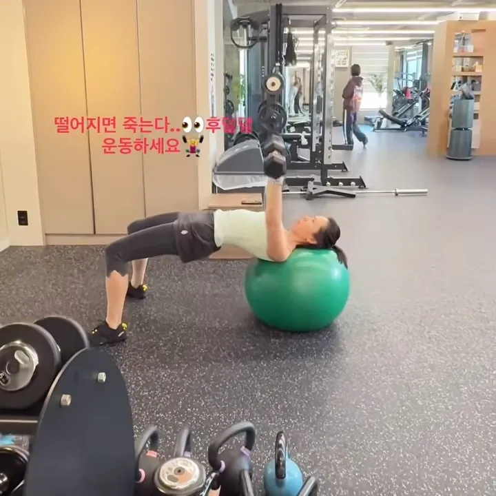 ソン・イェジンのビハインドカット