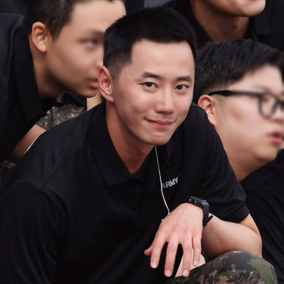 Recent activity shot of Lee Junyoung