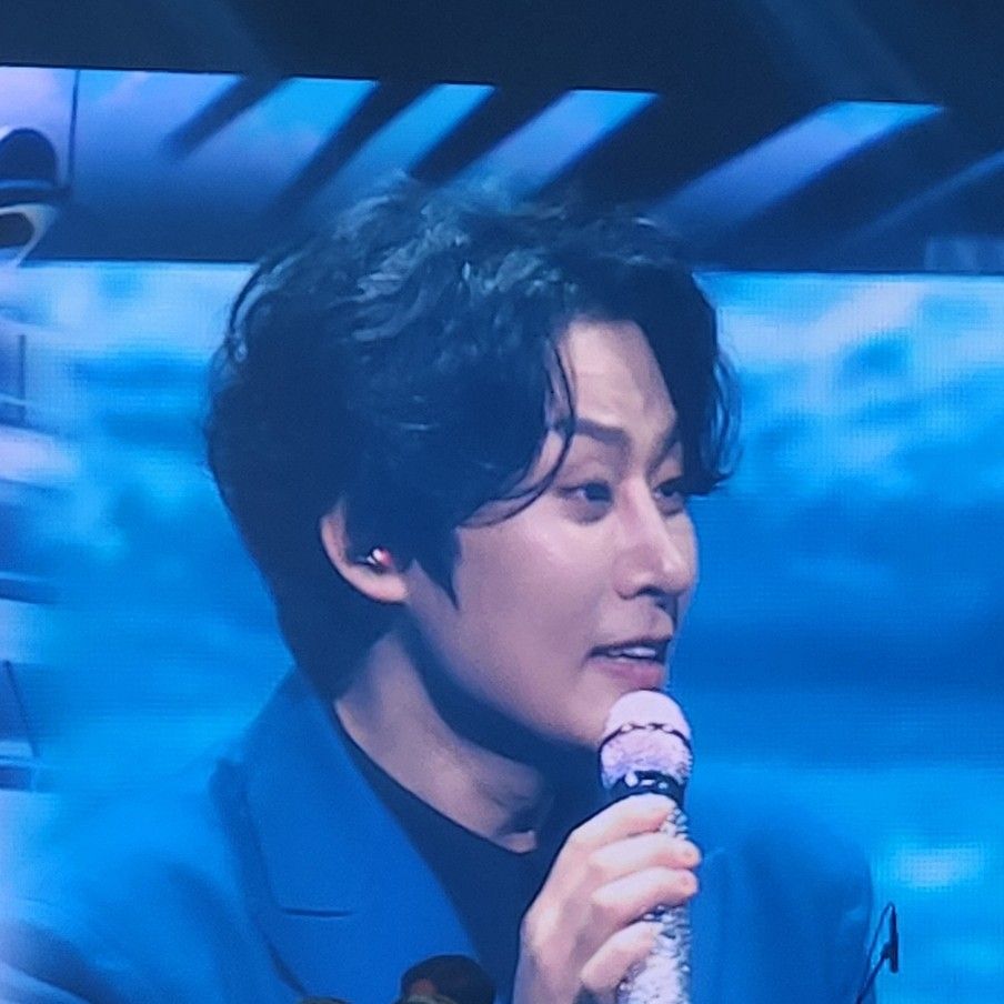 A moment captured by a fan of Kang Moonkyung