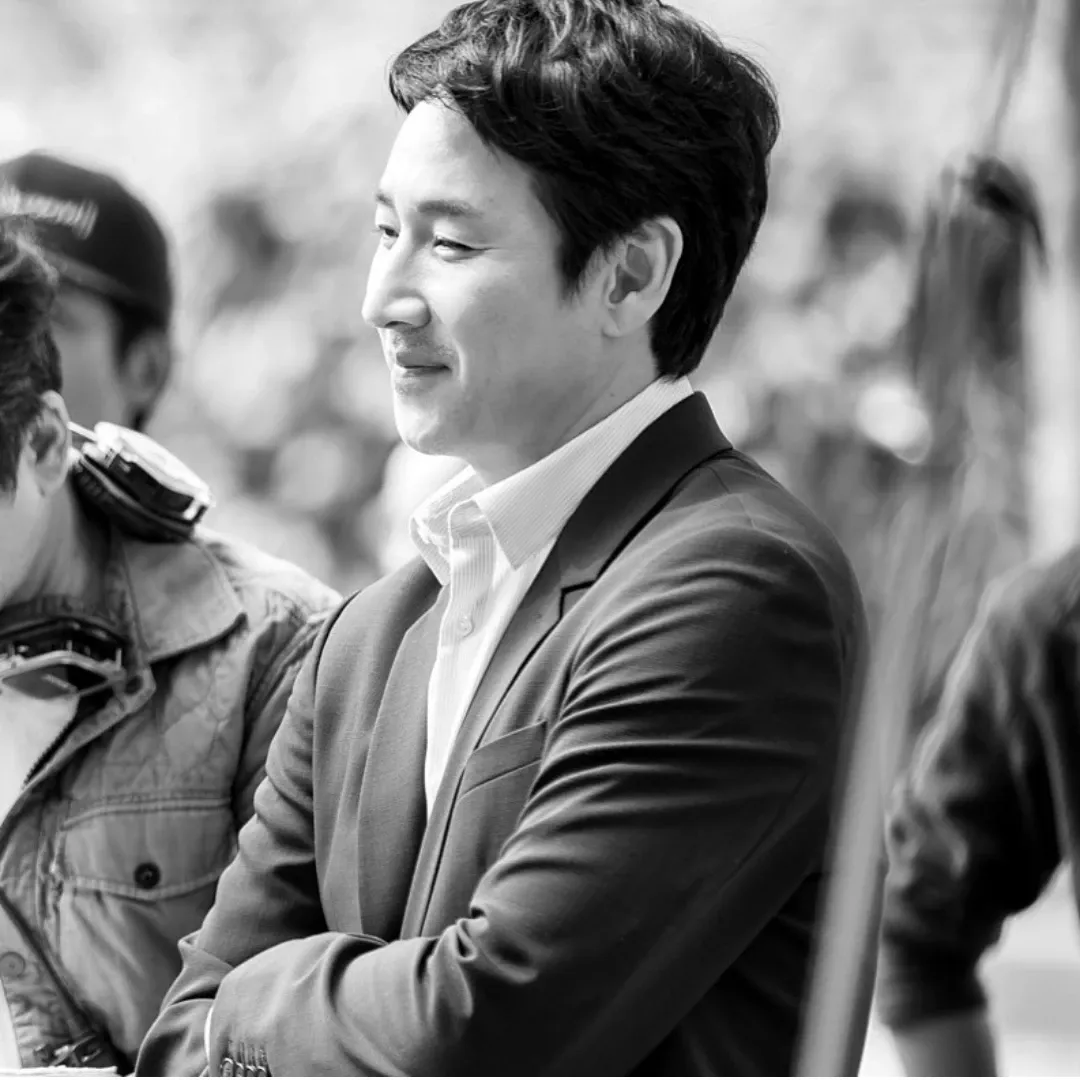 Behind-the-scenes cut of Lee Sunkyun