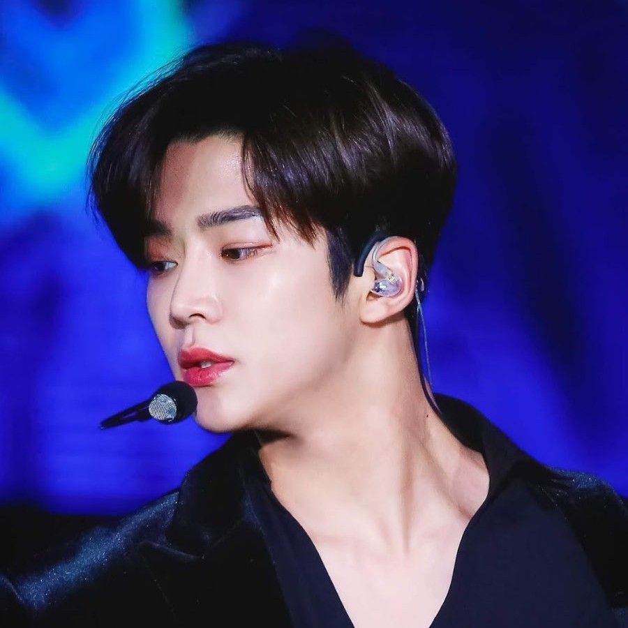 粉丝拍下的路云瞬间