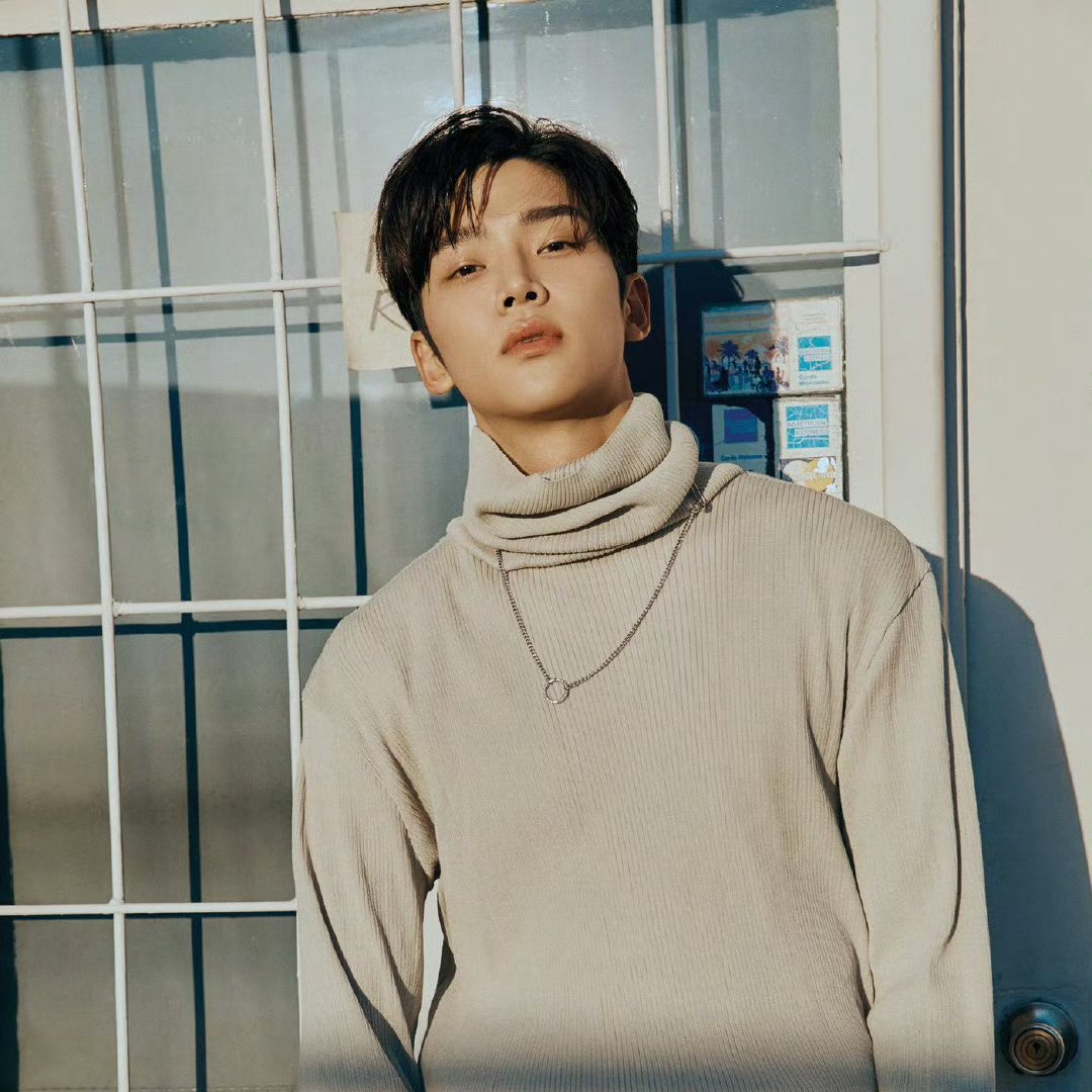 Foto terbaru dari Rowoon