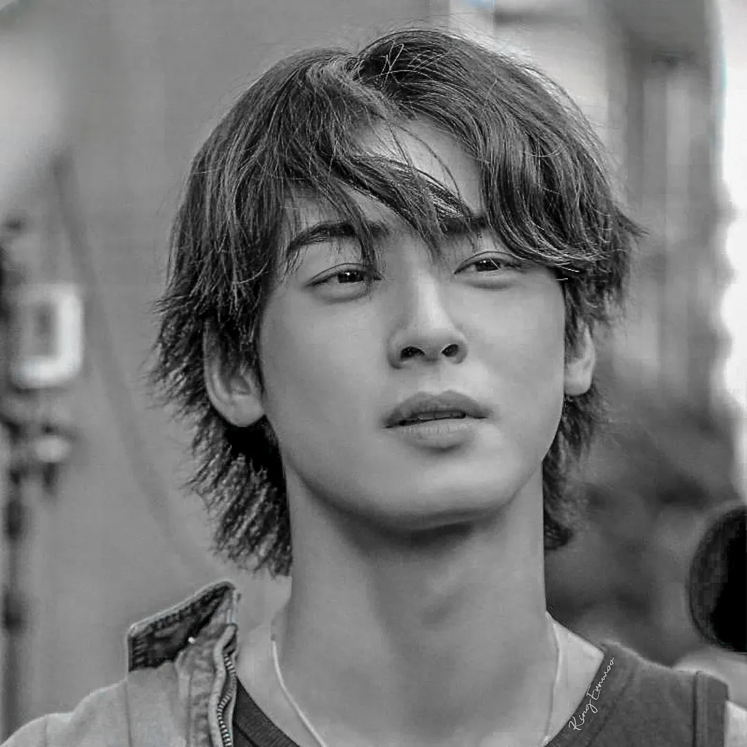 Latest photo of Cha Eunwoo