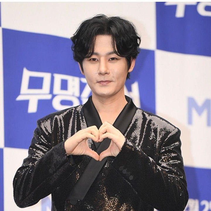 Behind-the-scenes cut of Kang Moonkyung