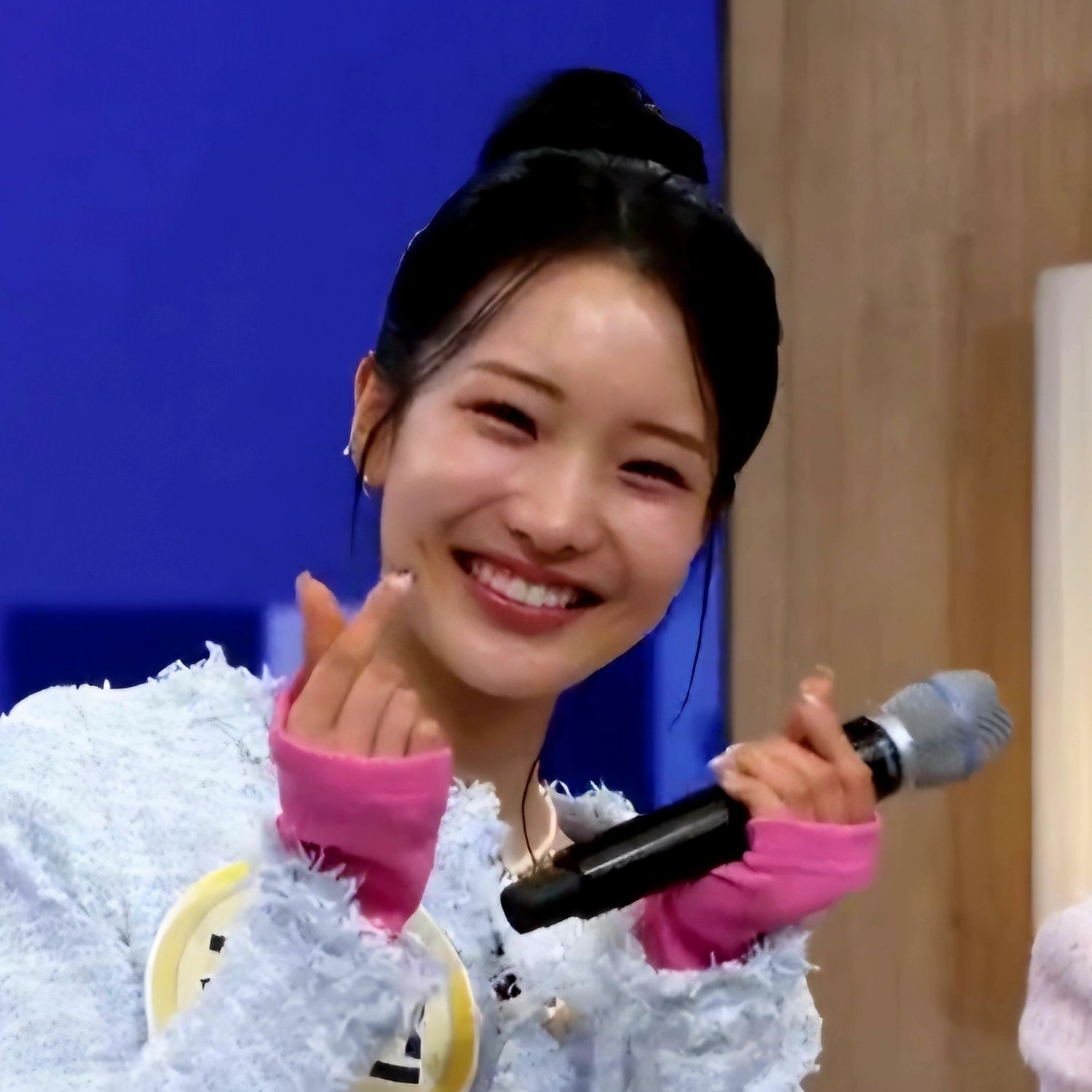 Behind-the-scenes cut of Kim Soyeon (2004)