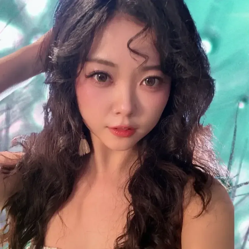 A moment captured by a fan of YOYOMI