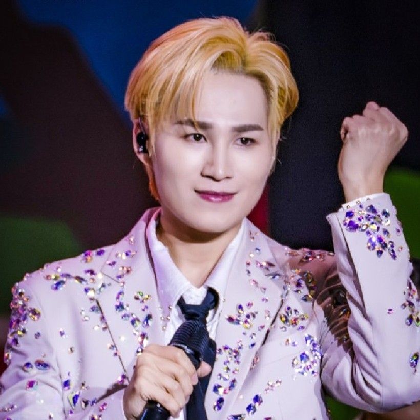 金熙栽的最新照片