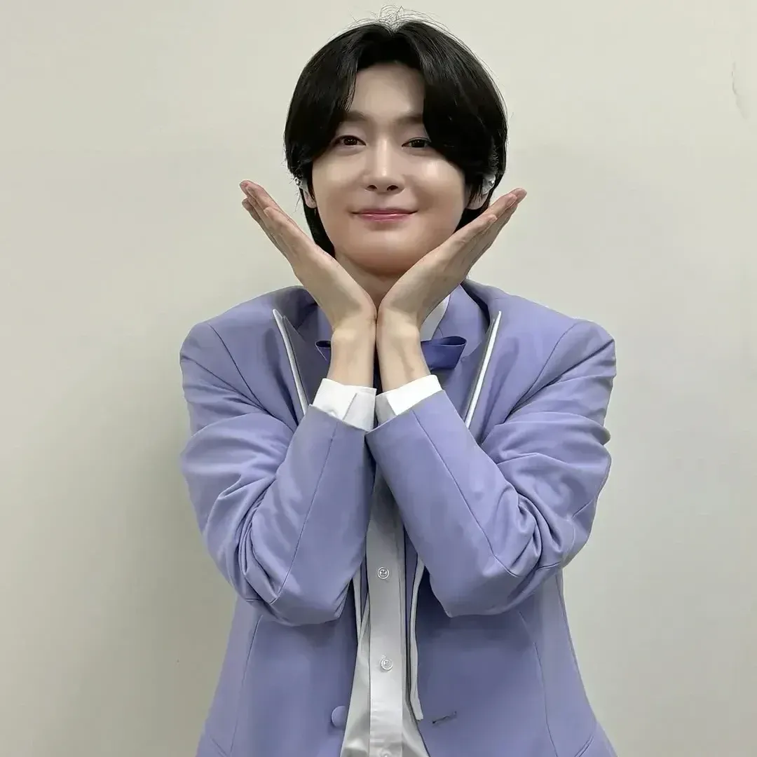 Behind-the-scenes cut of Kim Yongbin