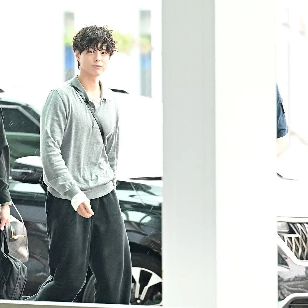 Behind-the-scenes cut of Park Bogum