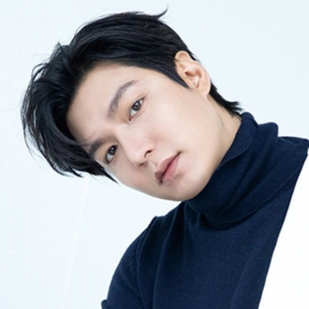 Recent activity shot of Lee Minho