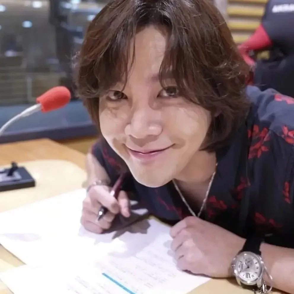 Recent activity shot of Jang Geunsuk