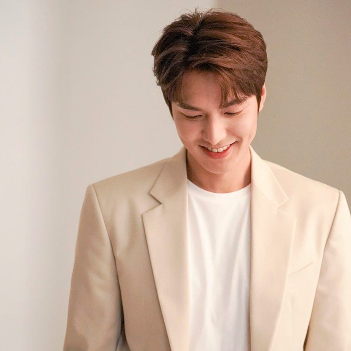 粉絲拍下的李敏鎬瞬間