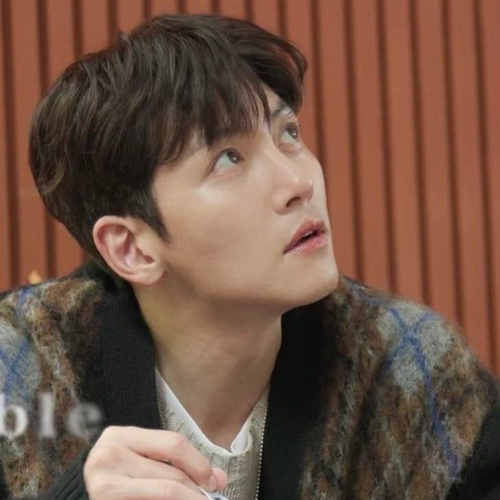 チ・チャンウクのビハインドカット