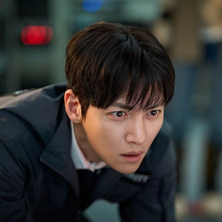 粉丝拍下的池昌旭瞬间