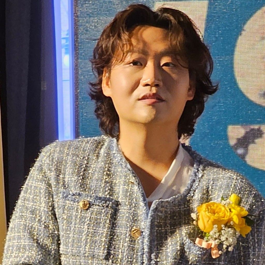 Behind-the-scenes cut of Min Soohyun