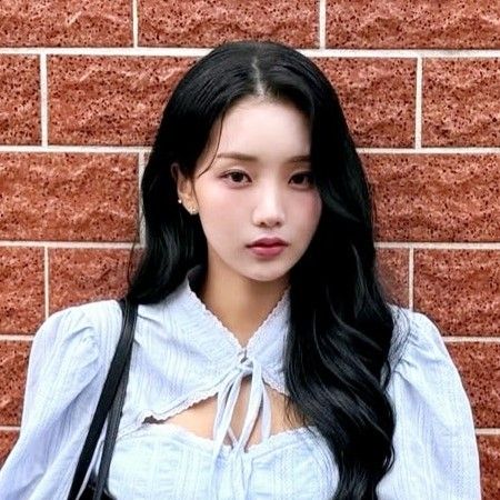 Recent activity shot of Kim Soyeon (2004)