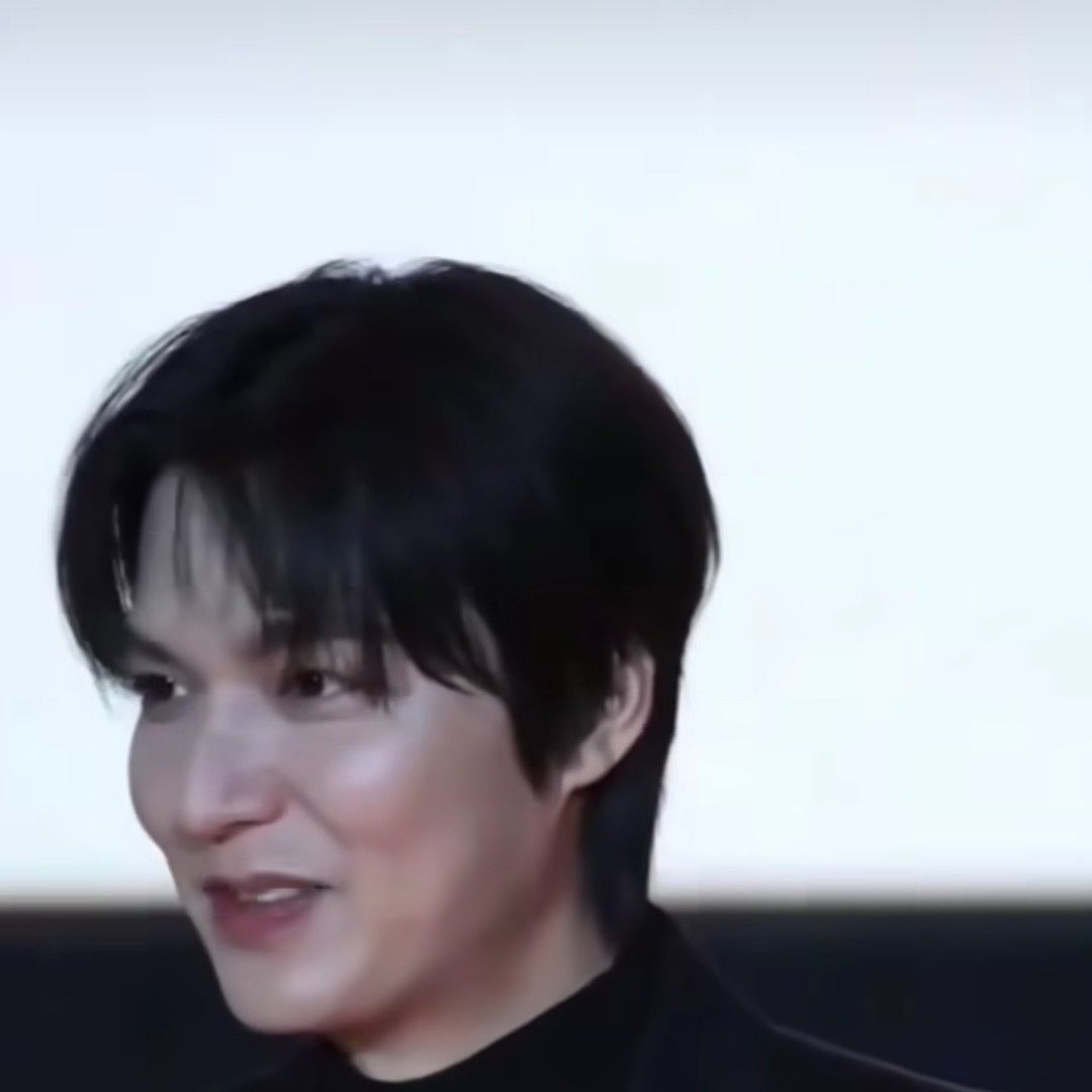 粉絲拍下的李敏鎬瞬間