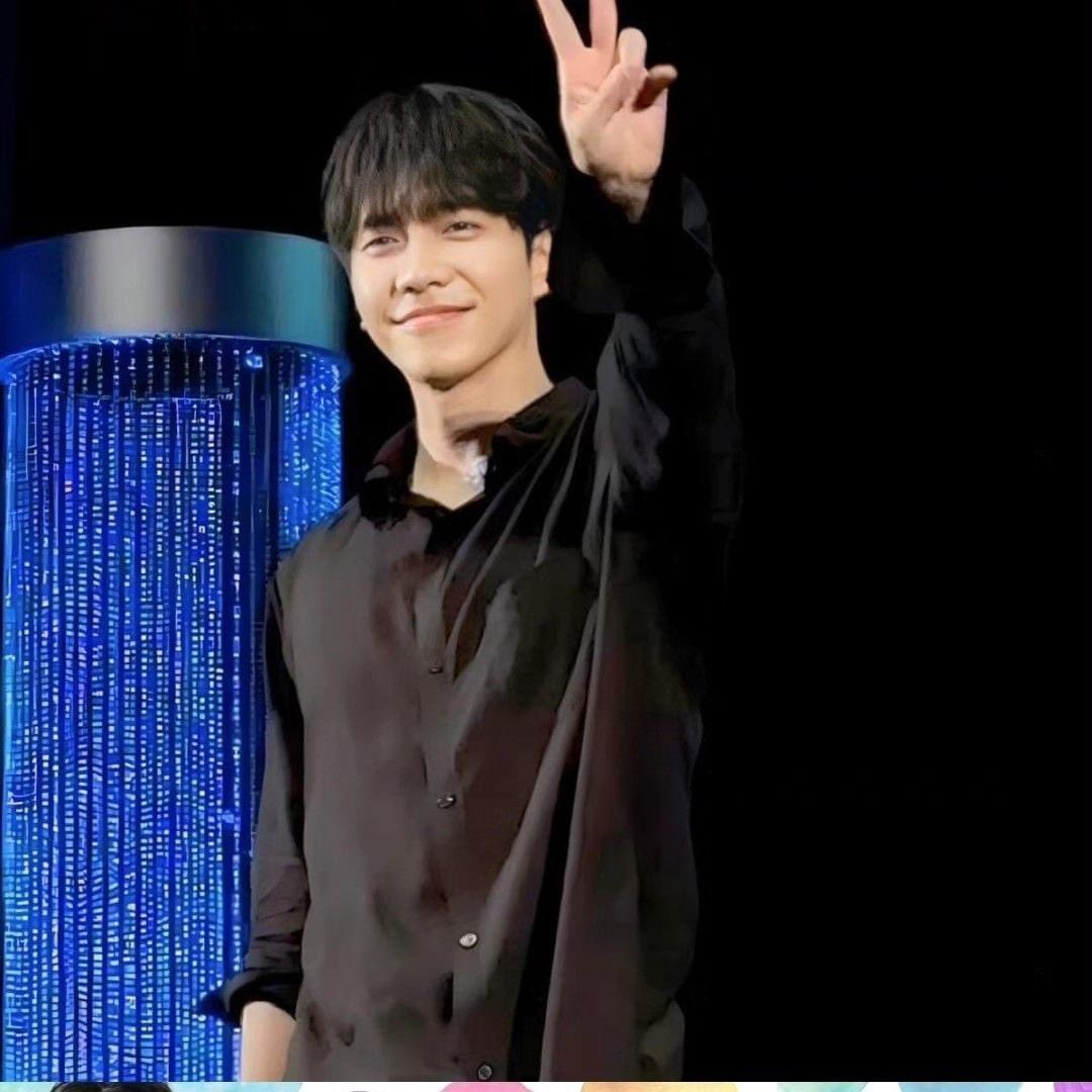 粉丝拍下的李升基瞬间