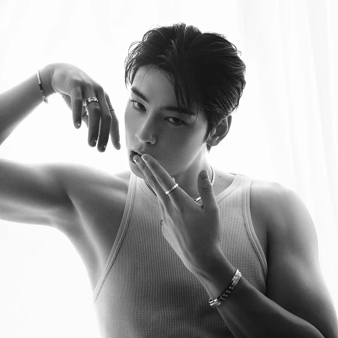 A moment captured by a fan of Cha Eunwoo