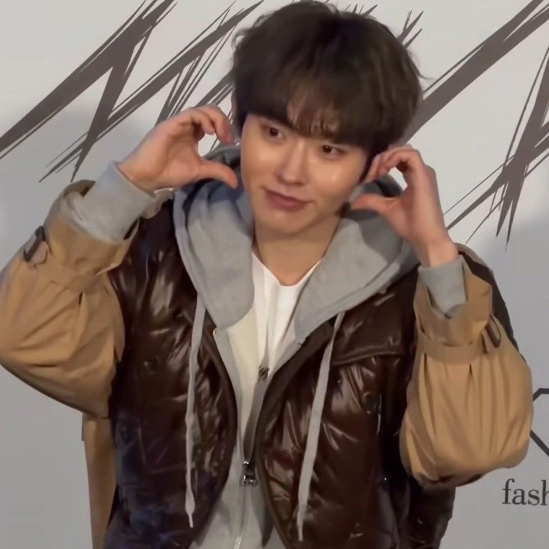 Behind-the-scenes cut of Lee Byeongchan