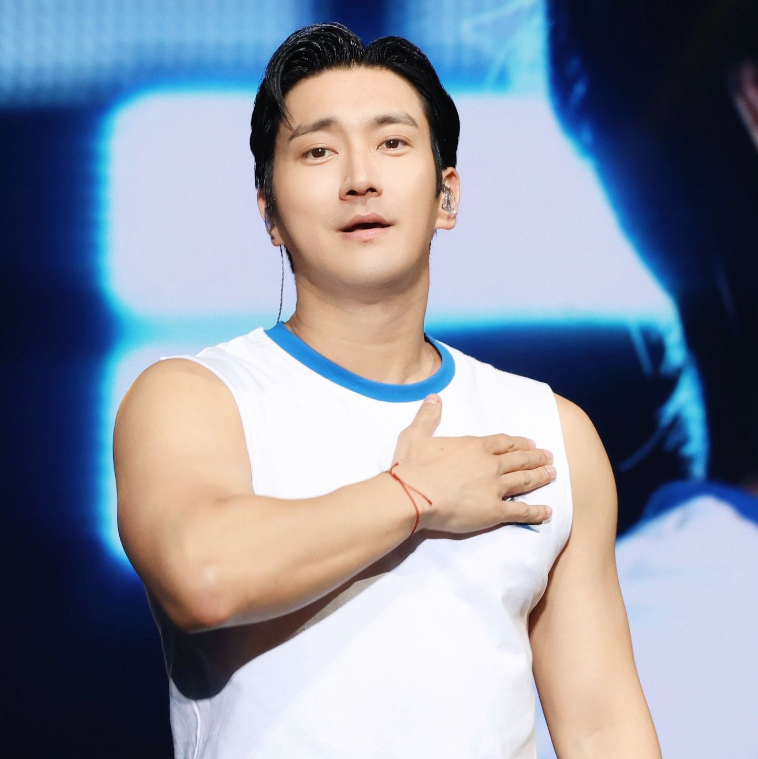 Recent activity shot of Choi Siwon