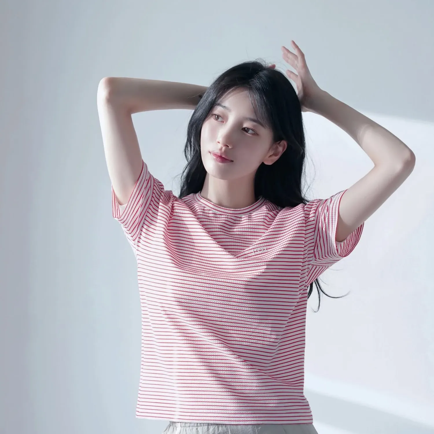 Recent activity shot of Bae Suzy