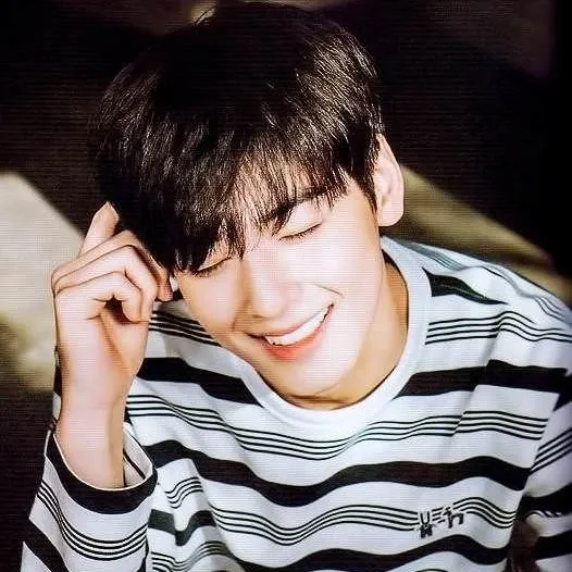 Recent activity shot of Cha Eunwoo