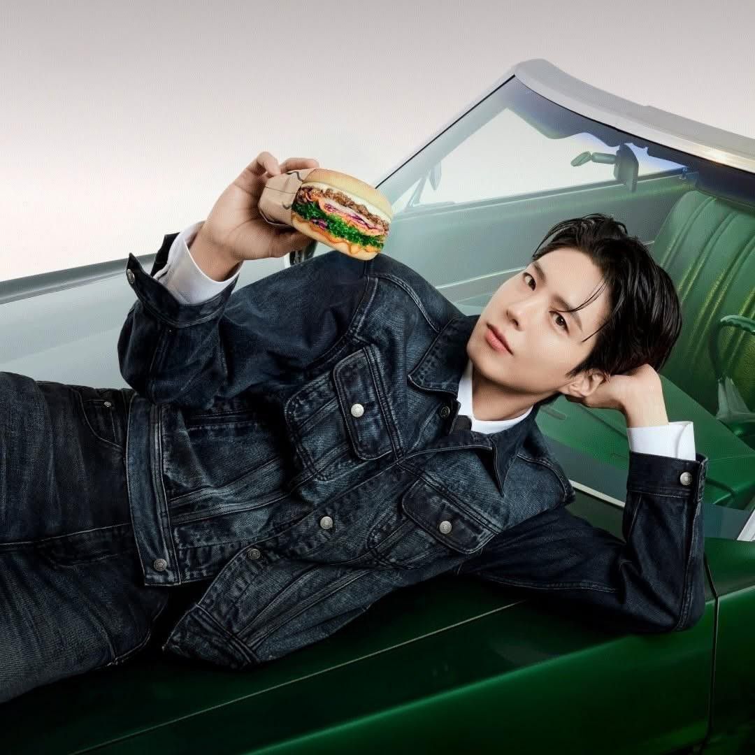 Recent activity shot of Park Bogum