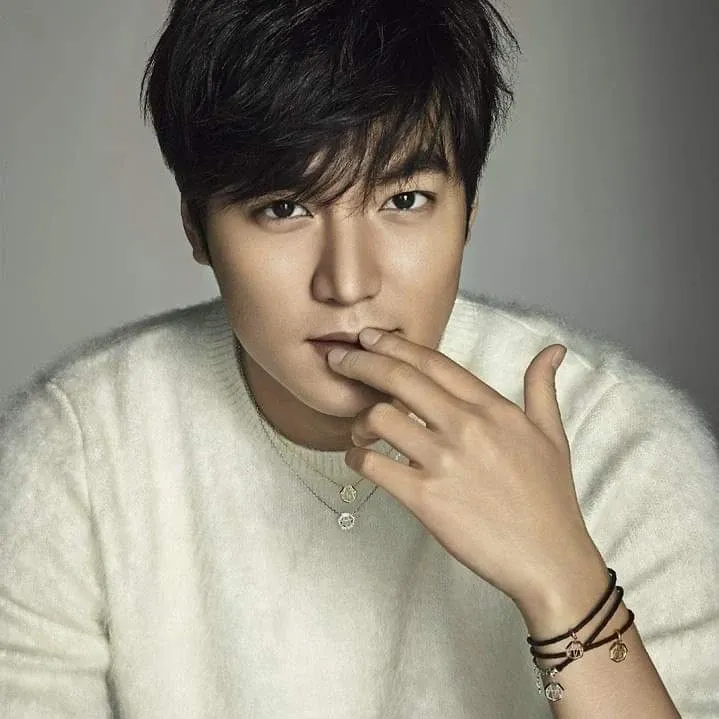 粉絲拍下的李敏鎬瞬間