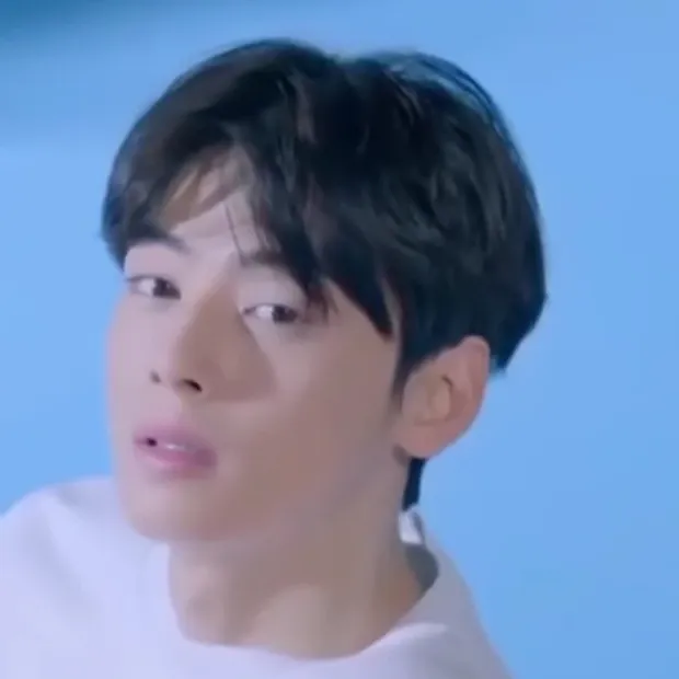 Latest photo of Cha Eunwoo