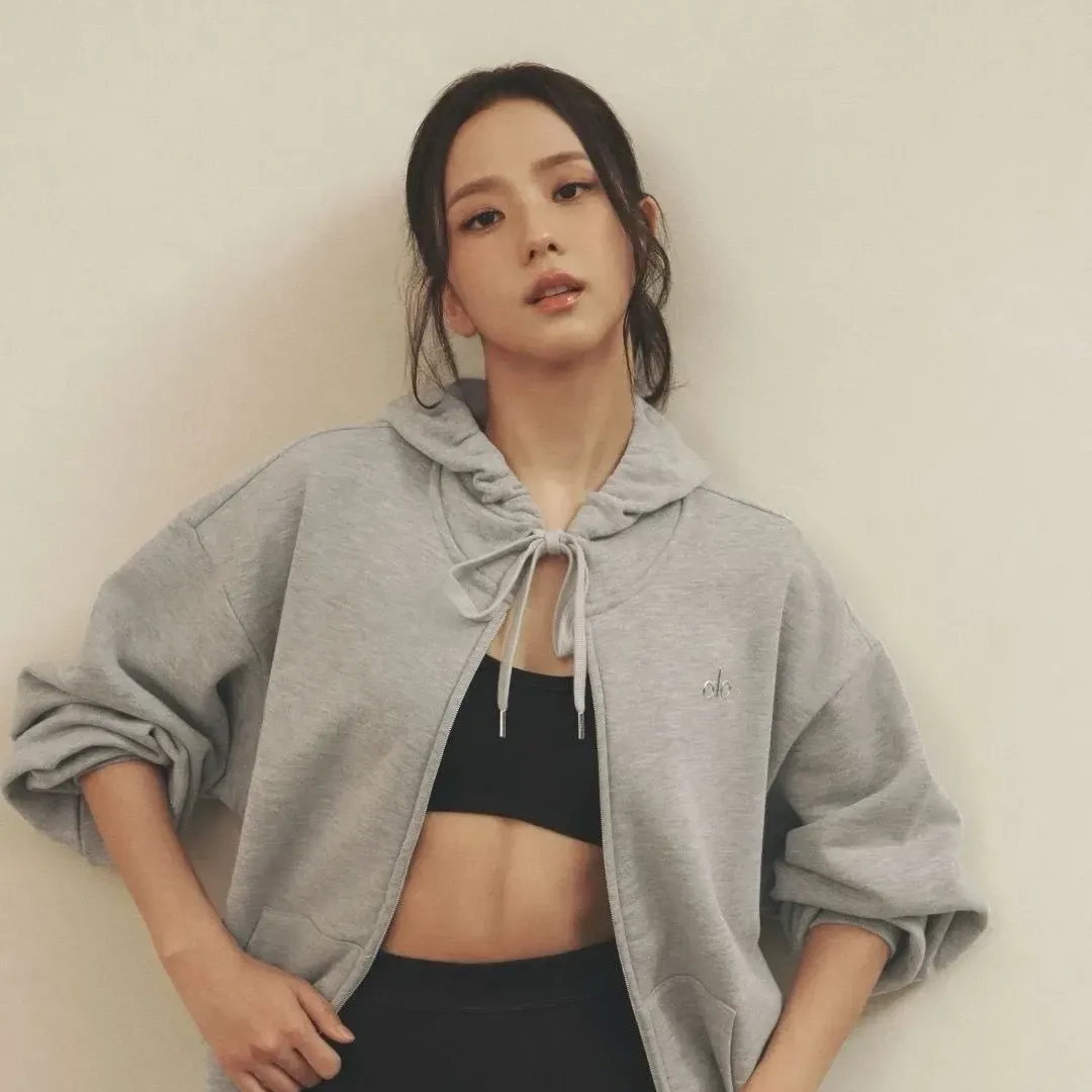 Latest photo of Jisoo (1995)