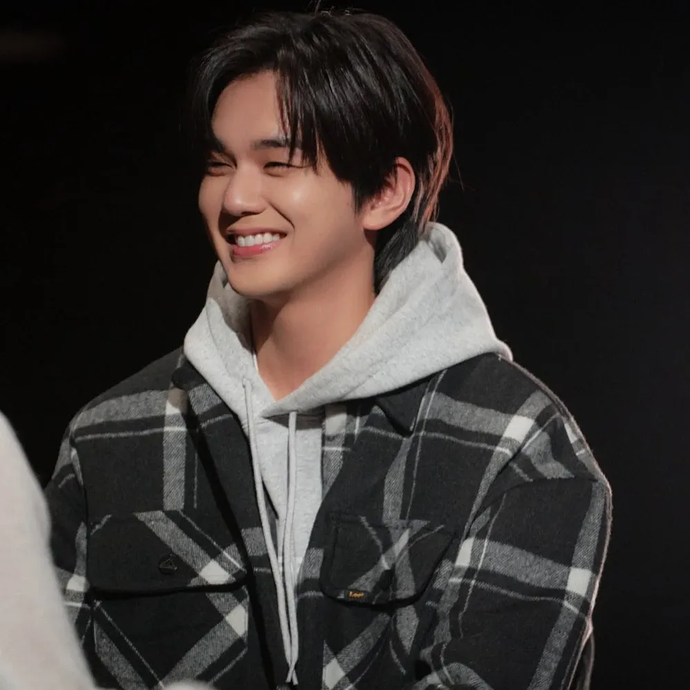 Recent activity shot of Yoo Seungho