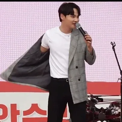 박서진의 최신 사진