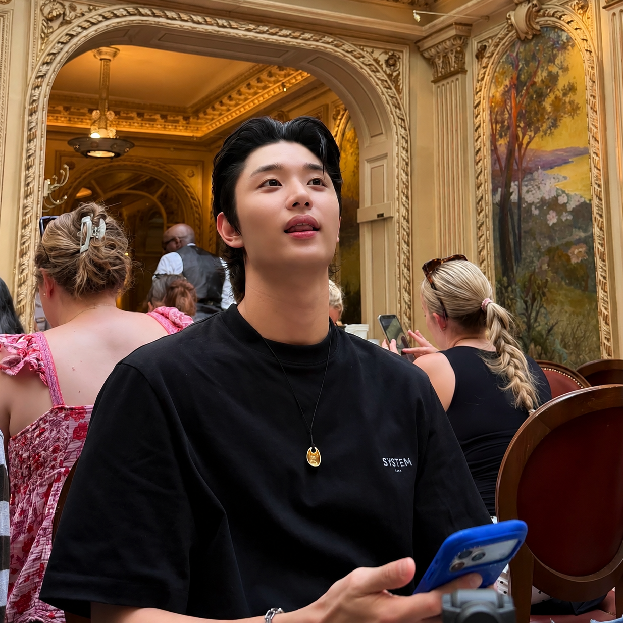 A moment captured by a fan of Kim Jaewon